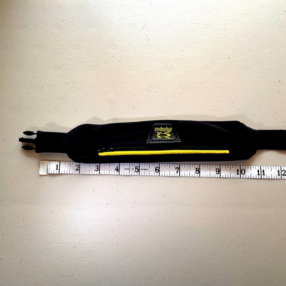 Amphipod Running Waist Belt Black Yellow Zip Pocket Adjustable Lightweight
